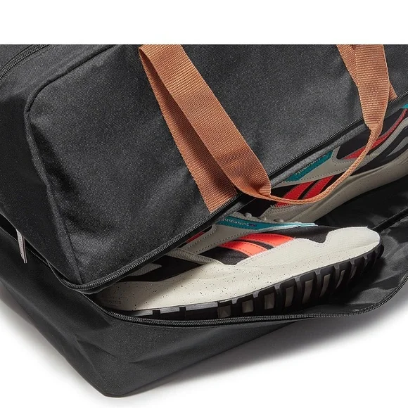 NWT - DSW Weekender - Picture 5 of 16